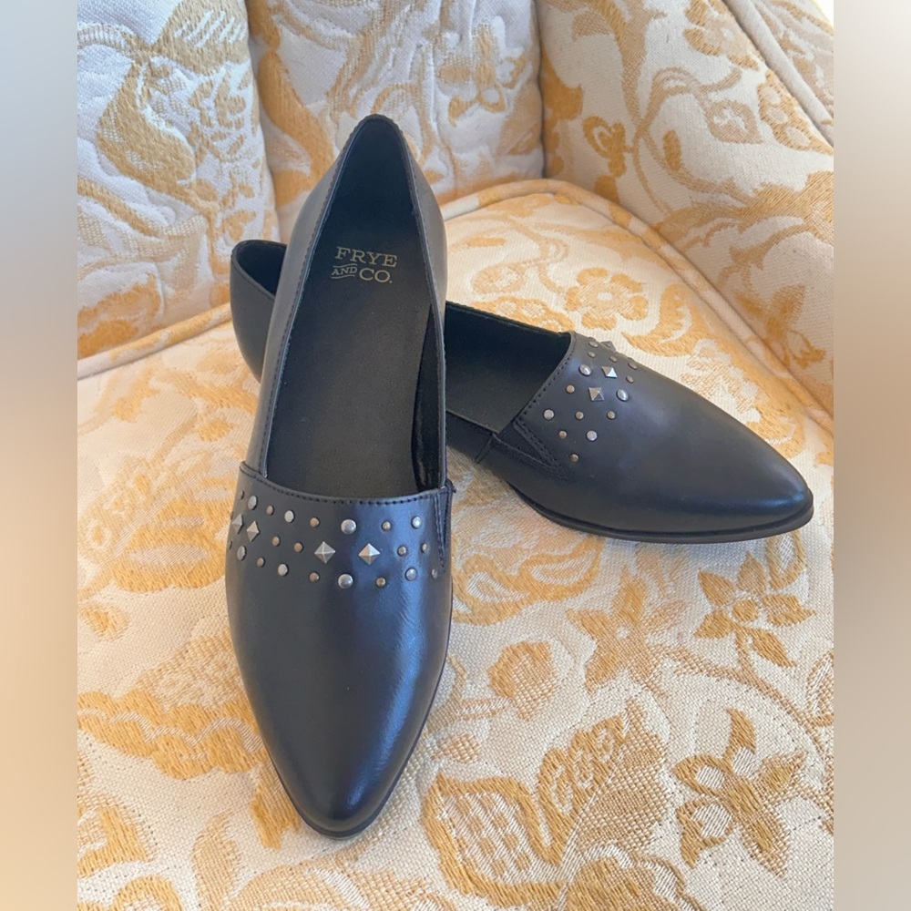 Frye Black Leather Studded Flats pointed toe Shoes 6 M NEW